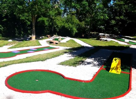 Mini-golf